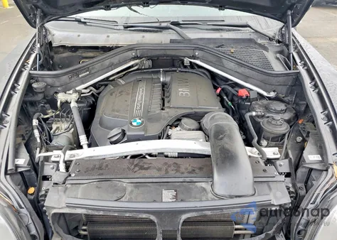 2013 BMW X5 xDrive35I z USA, uszkodzony, nr VIN 5UXZV4C57D0E04895